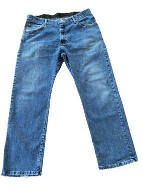 Wrangler Jeans Men’s 36x29 Relaxed Fit Straight Leg Light Wash Blue Denim